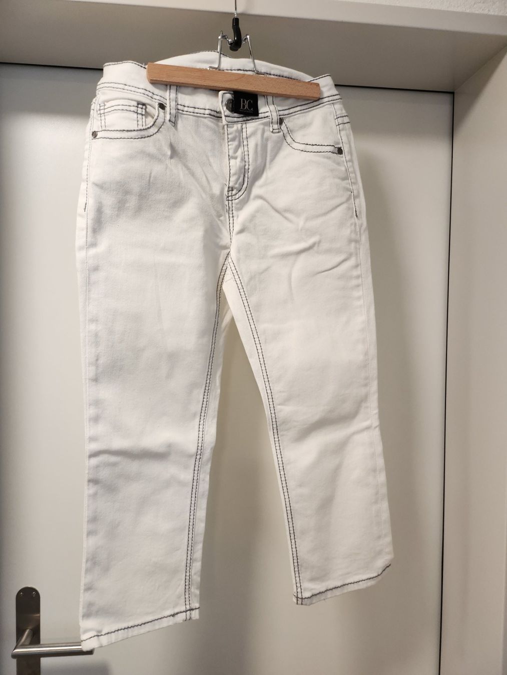 Jeans: Damen-Capri Jeans Gr. 36/38 weiss – Usato da Nebikon venduto da zesette