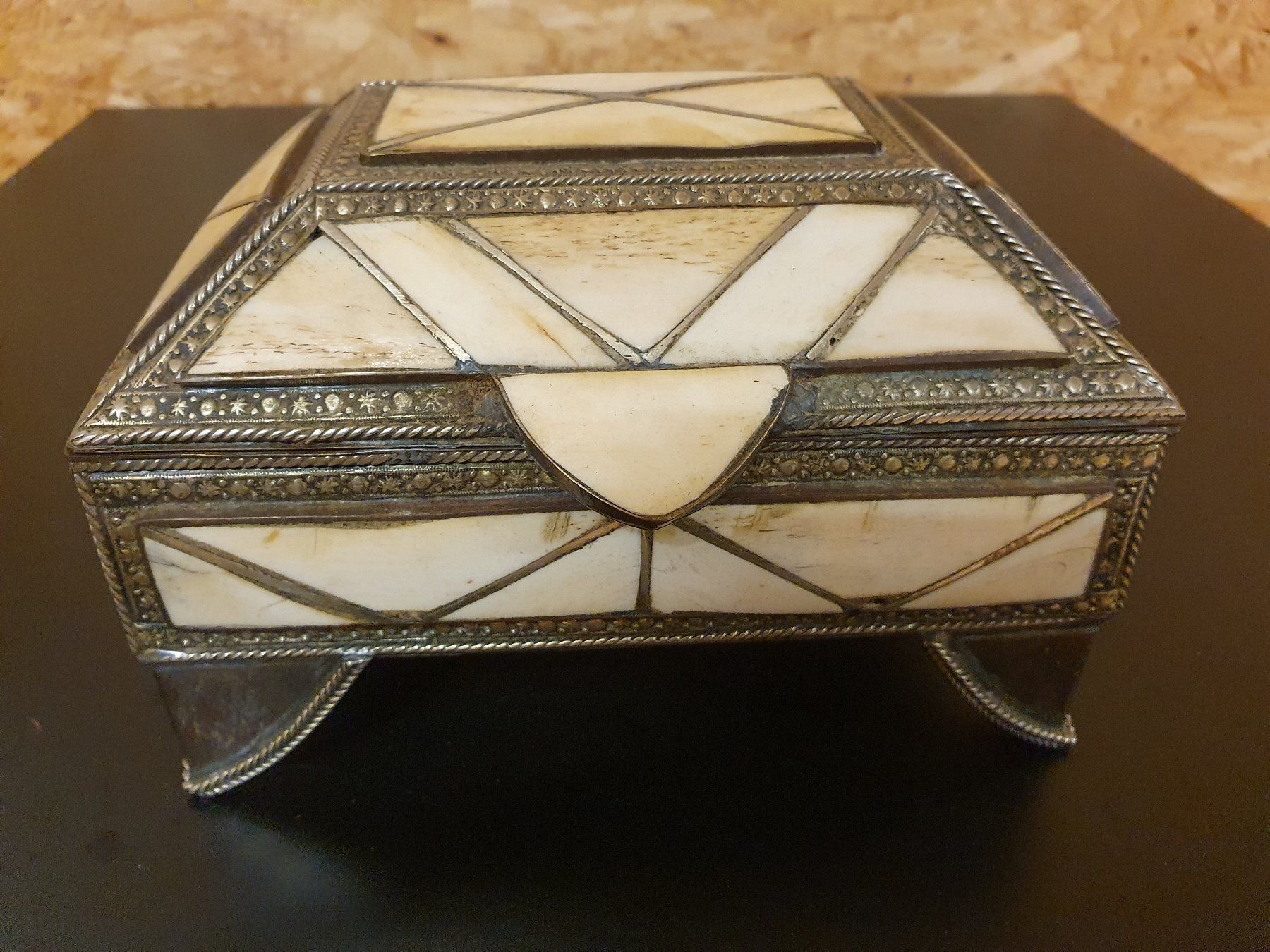 Cassapanche: Schmuck Truhe – Usato da Ibach venduto da Hfedier 1