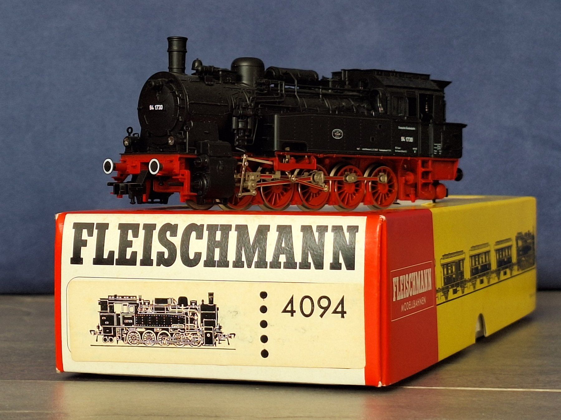 Fleischmann Modellini di ferrovie: Dampflok BR 94 der DB, Fleischmann HO, 4094 – Nuovo e nell'imballaggio originale da Kriens venduto da ferrello