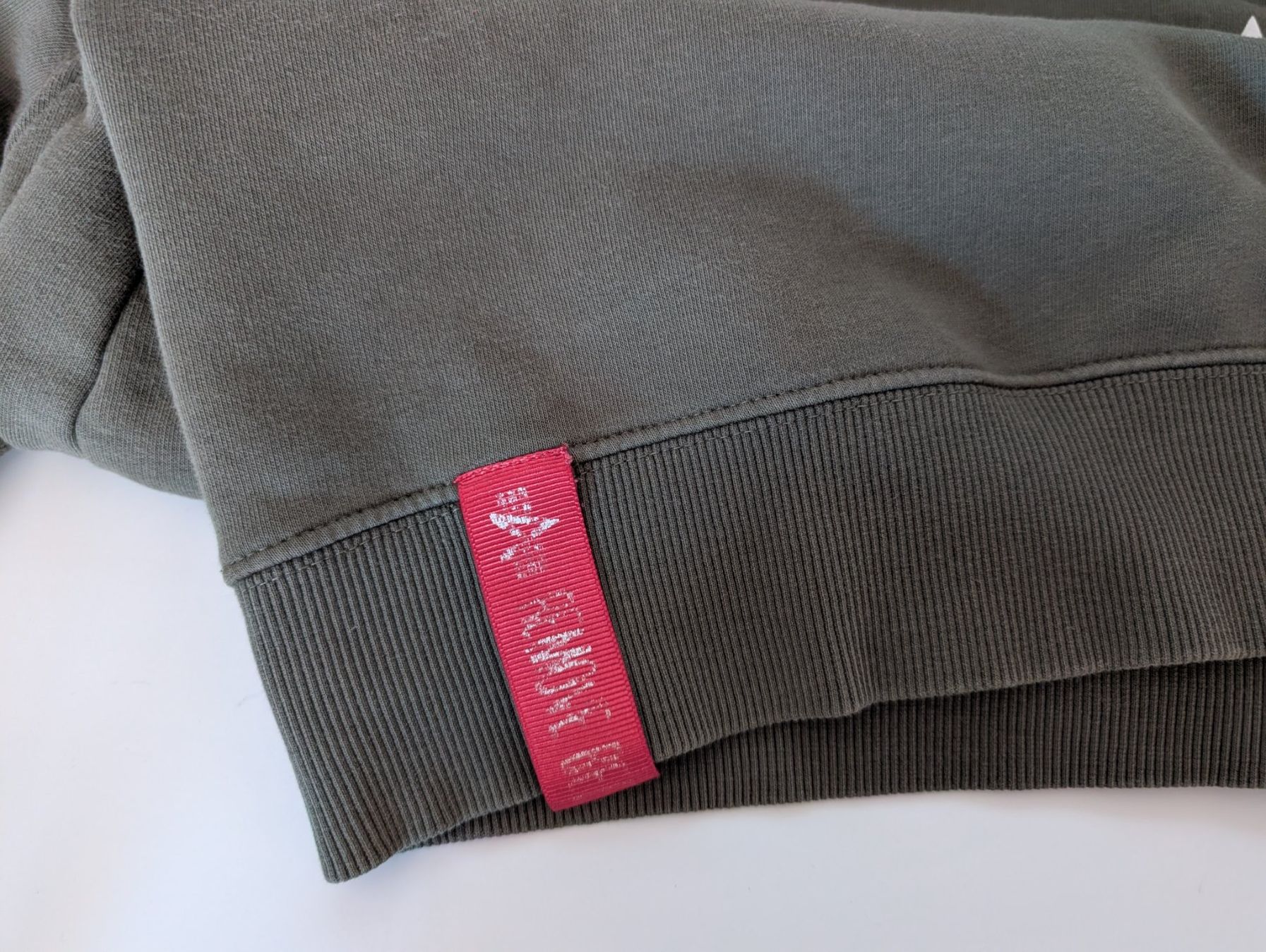 Lotti di vestiti: Set Alpha Industries 2 T-Shirts und 1 Pullover – Usato da Ostermundigen venduto da TradeLab 4