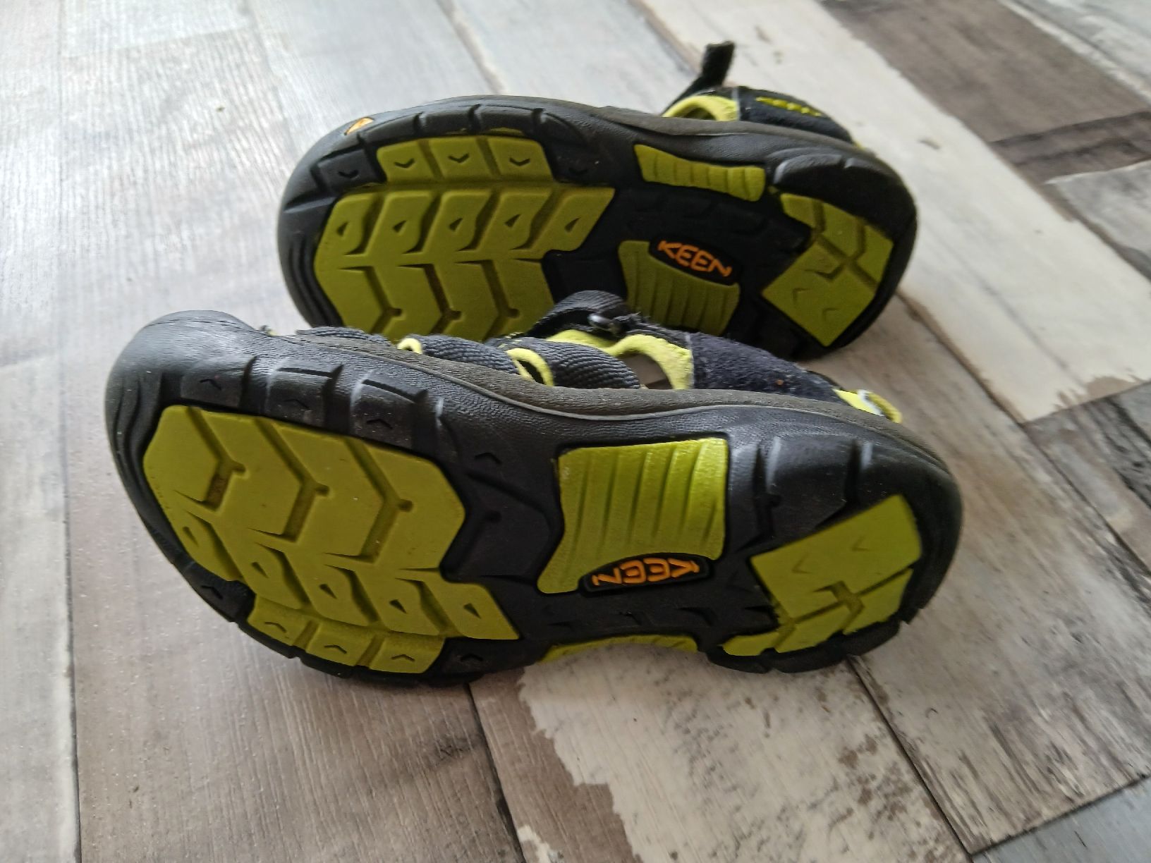Keen Scarpe per ragazzi: 32 33 Keen Sandale – Usato da Sevelen venduto da boutiquenounou 2