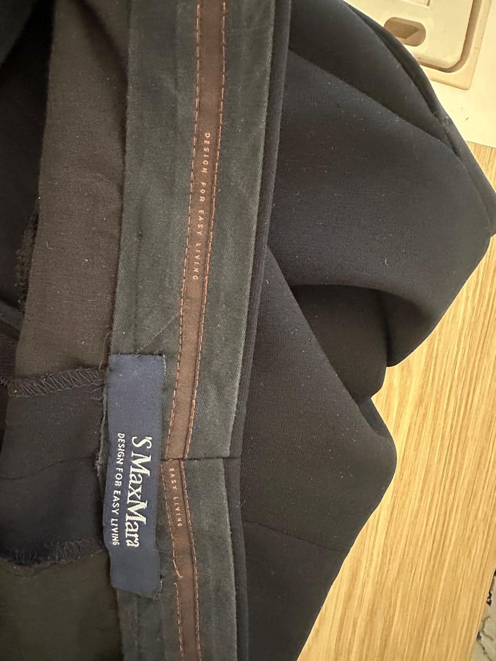 Max Mara Pantaloni: Schwarze Hose von MAX MARA – Usato da Neuhausen venduto da Lechasseur 5