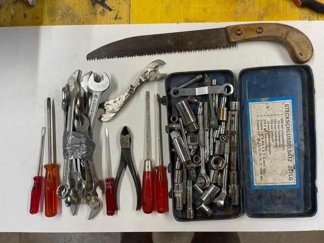 Tutti gli attrezzi: Div. Werkezug – Usato da Cornol venduto da Hhauser