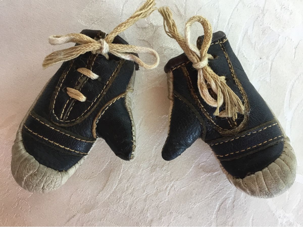 Jouets: Leder Boxhandschuhe Puppengrösse – D'occasion à St. Gallen par chamilla 5