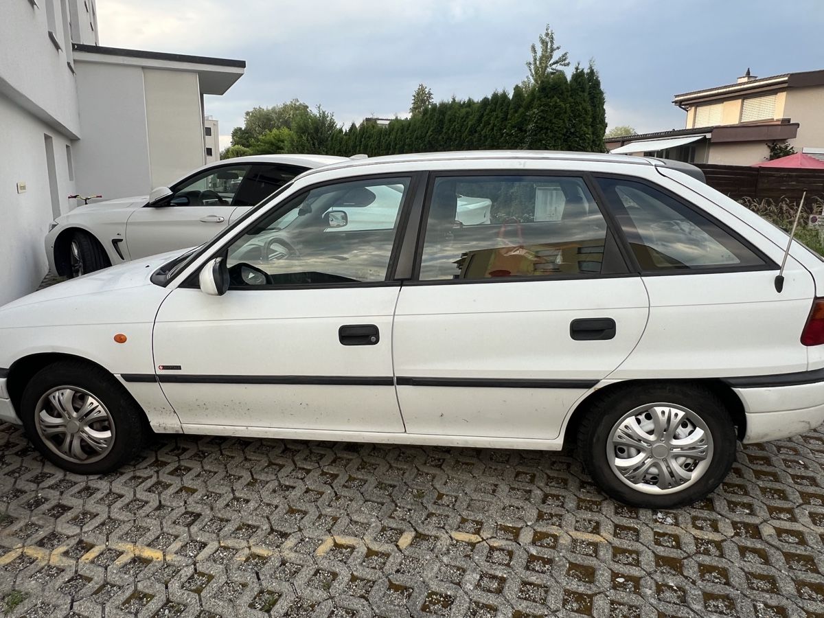 Opel Automobili: Opel Astra – Usato da Staad SG venduto da bah_8h6x 2