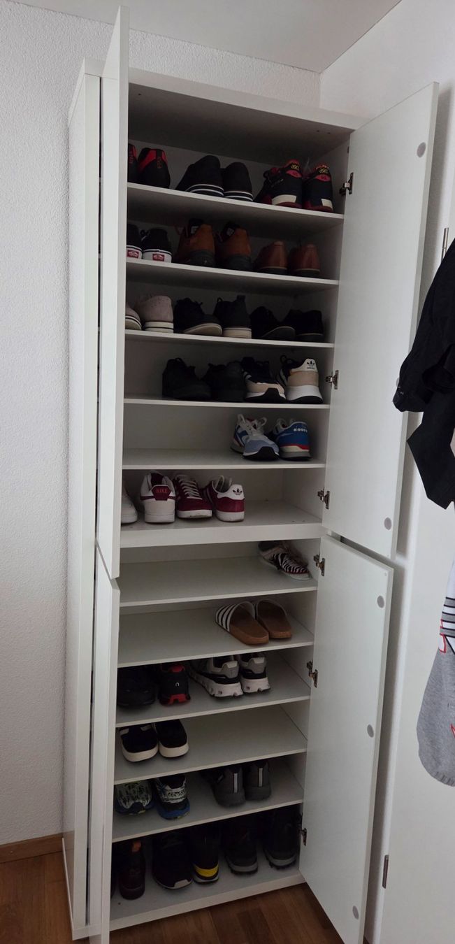 Schränke: Schuhschrank mit viel Stauraum – Gebraucht aus Oberbüren von Lupo_7kxf