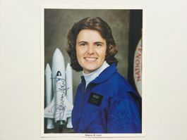 Weltraum OU Shannon Lucid NASA Original Porträt 8*10signiert