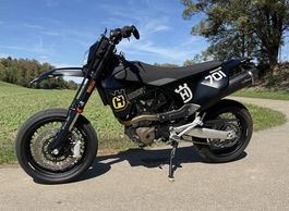 Husqvarna 701 Supermoto (2024) | Schwarz Matt | LeoVince