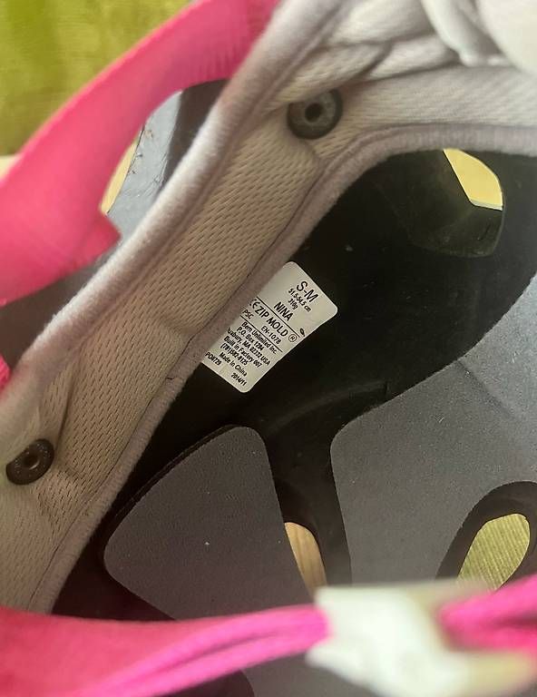 Helme: Helm Kinder Marke "Bern", weiss/pink/türkis – Gebraucht aus Ins von momomodge 3