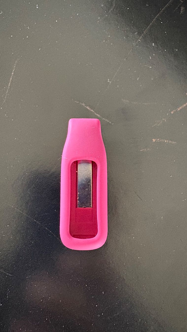 Fitbit Smartwatch: Clip holder for Fitbit Inspire 3 - Bordeaux – Nuovo (secondo la descrizione) da Adliswil venduto da fashionholic 1