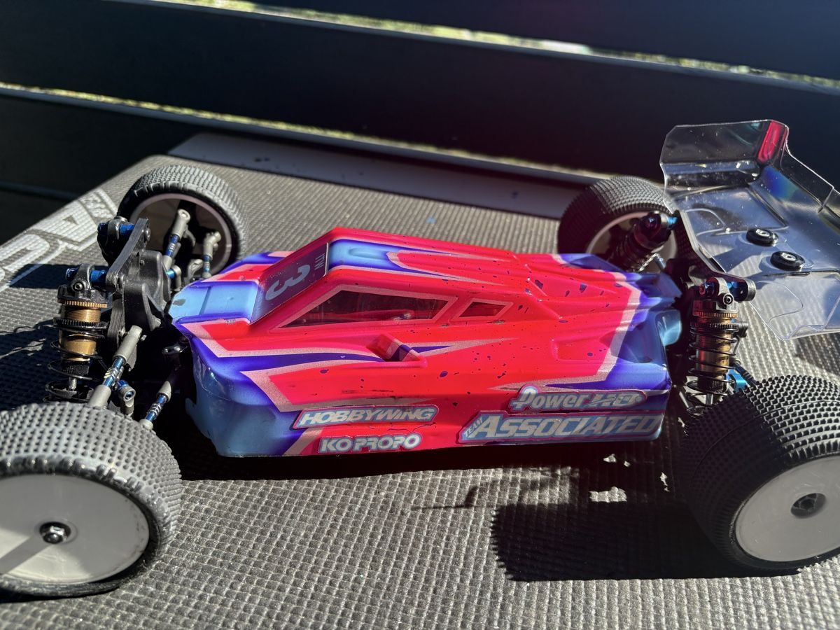 RC Modellbau: buggy 1/10 électrique Team Associated – Gebraucht aus Torgon von leu_bgx6