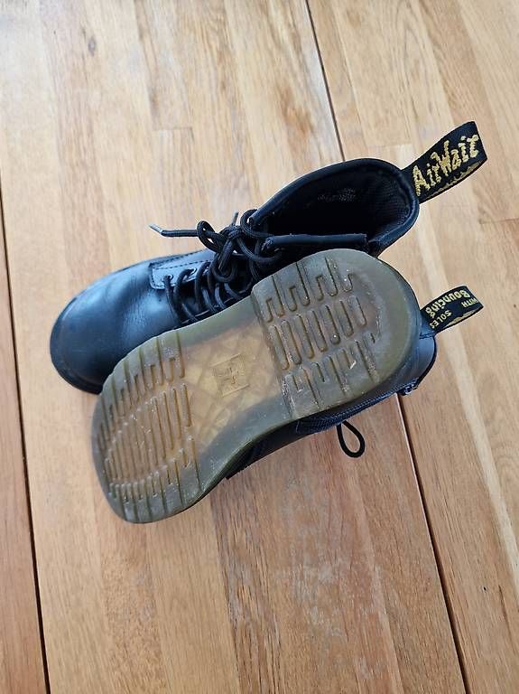 Scarpe per ragazzi: Dr. Martens Kinderstiefel (Gr. 32) – Usato da Zürich venduto da Rip2 2
