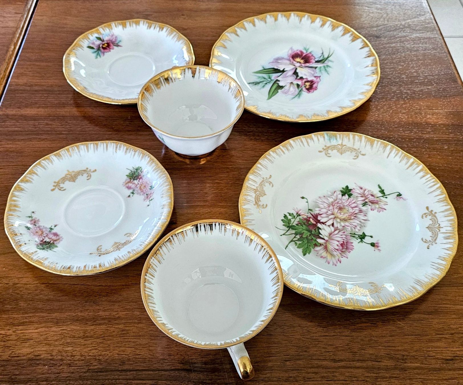 Geschirrsets: Tee Tasse mit Unterteller und Dessertteller – Gebraucht aus Walenstadt von pedroju-1