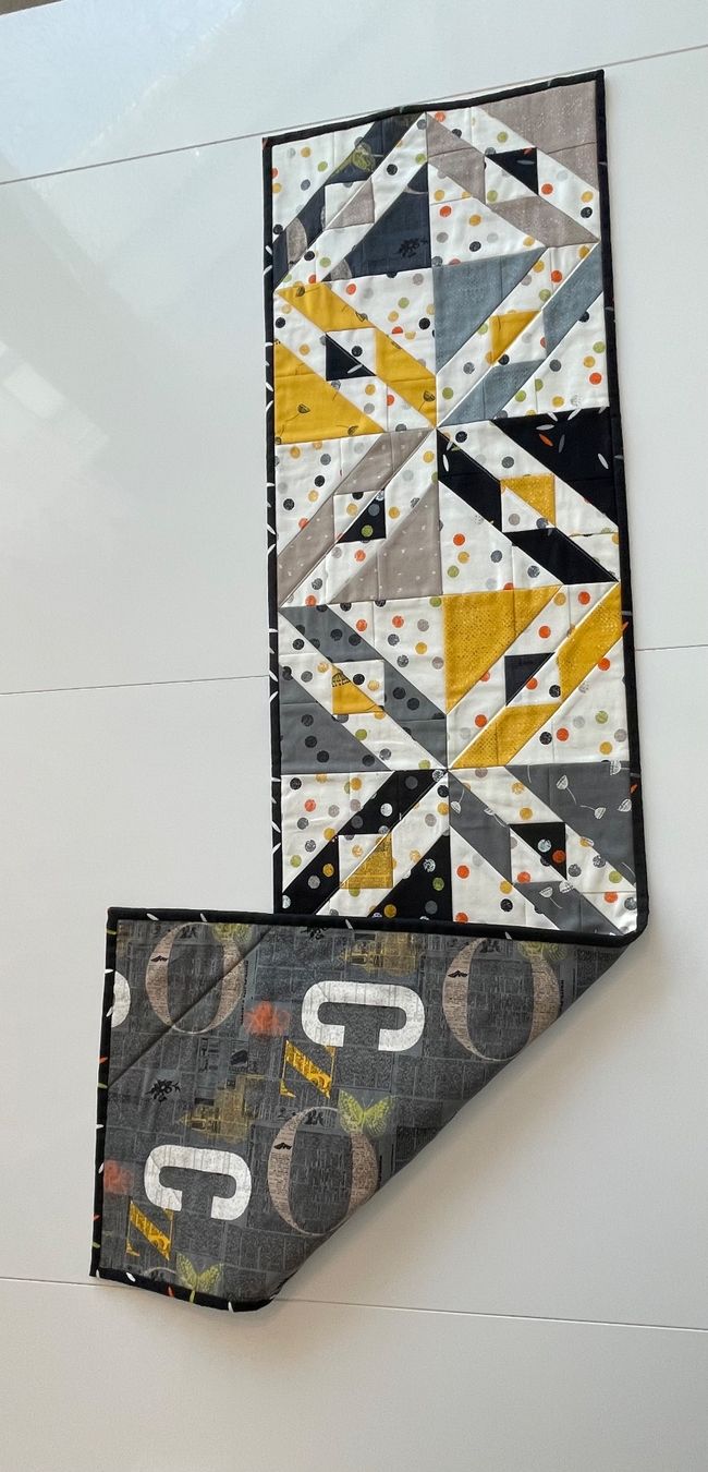 Tessuti: Quilt Chemin de table patchwork, fait main, automne élégant – Nuovo (secondo la descrizione) da La Chaux-de-Fonds venduto da NathalieM07 3