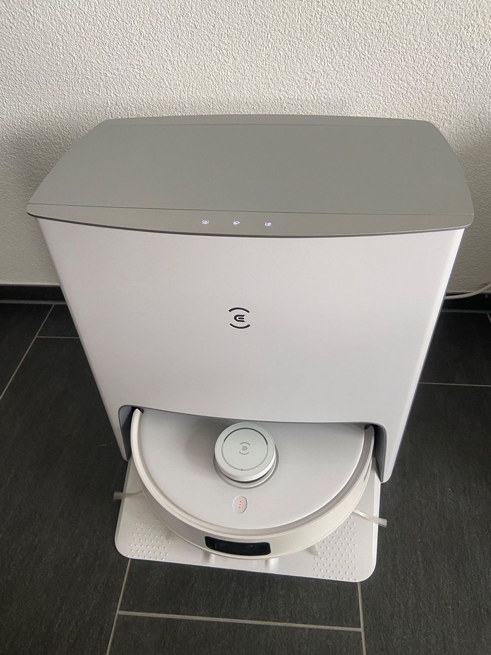 Ecovacs Aspirapolveri & Accessori: Staubsaugerroboter Ecovacs Deebot T10 Power – Usato da Mels venduto da tam_r6tw
