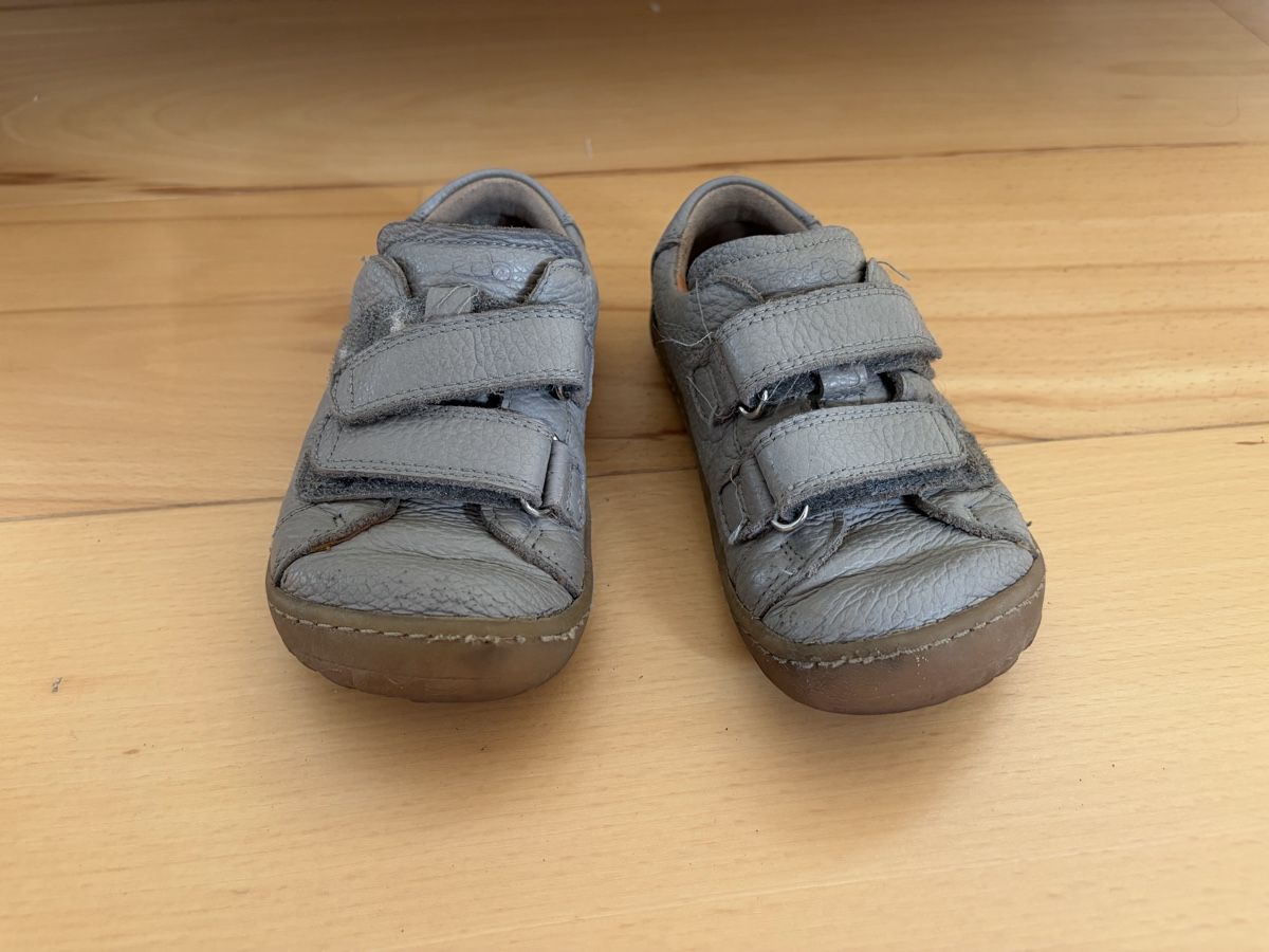 Froddo Scarpe per ragazzi: Froddo Barfussschuhe aus Leder, Gr 27 – Usato da Zürich venduto da Jackienette