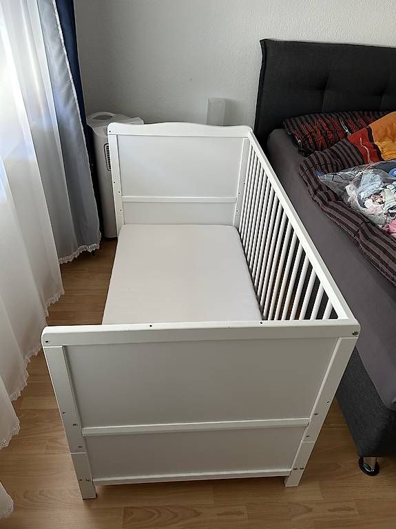 Betten: Kinder-/ Babybett 70x40 – Gebraucht aus Schöftland von bet_p5sy
