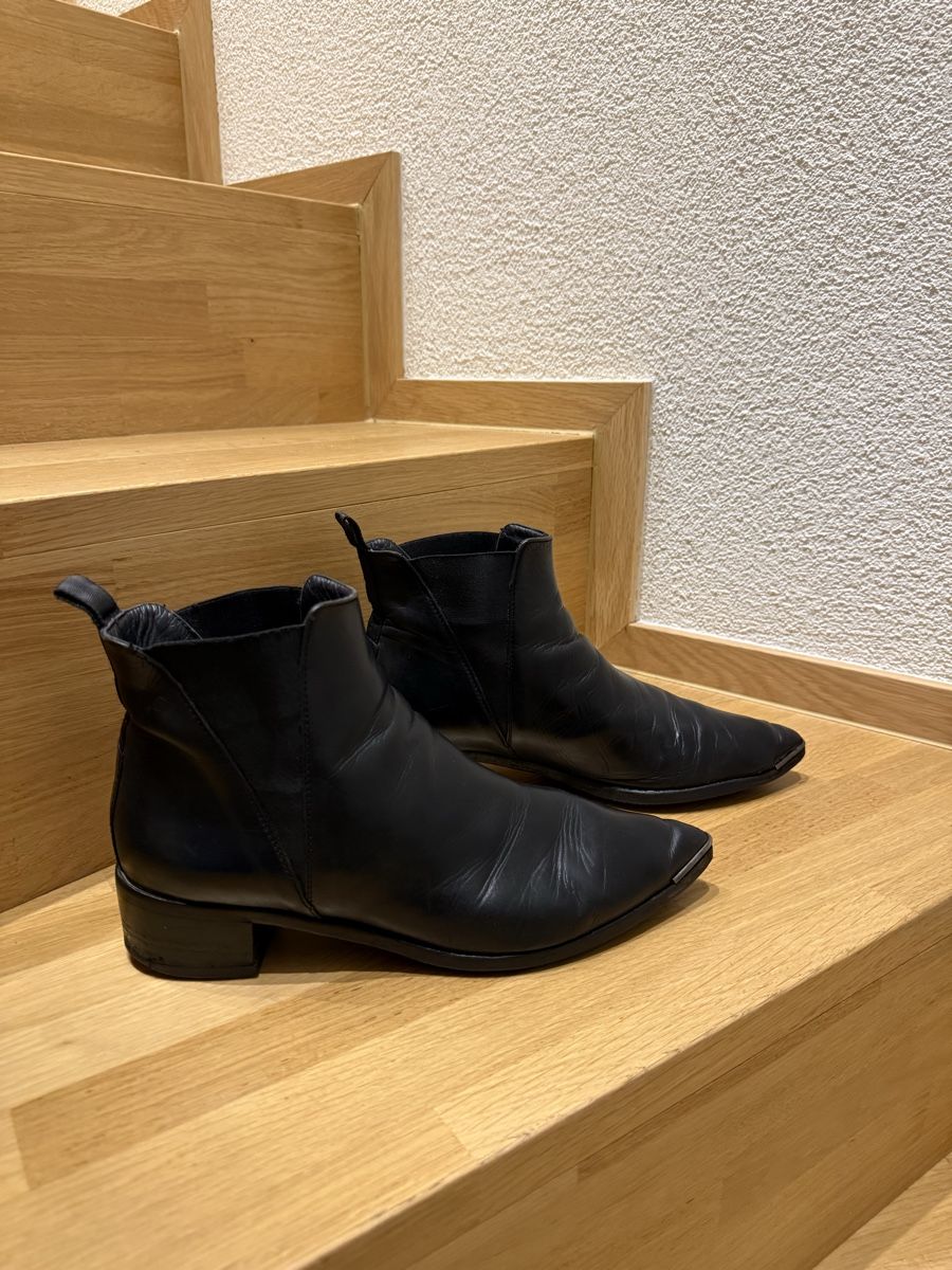 Acne Studios Chaussures femmes: Acne Studios boots - Jensen - size 39 – D'occasion à Thalwil par mal_kmh9 1