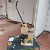 Kniehebelpresse