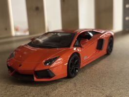 Lamborghini Aventador Modellauto orange