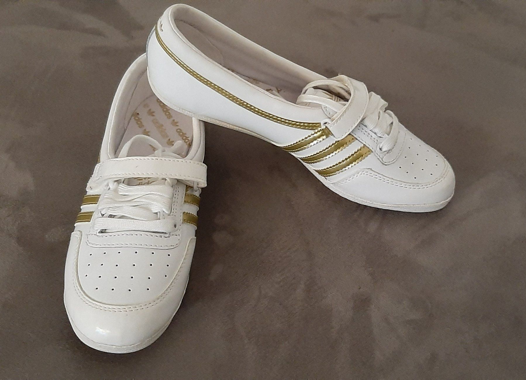 Adidas Scarpe da uomo: Neue, schöne Adidas Schuhe – Nuovo (secondo la descrizione) da Nottwil venduto da Janny77