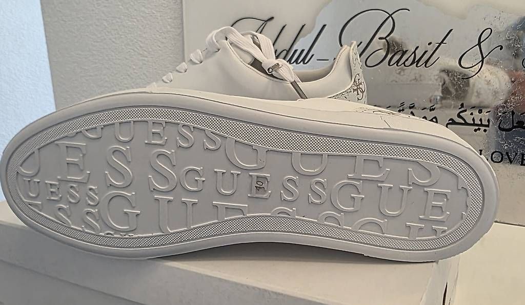 Damenschuhe:  Original Guess Sneaker  NEU  Grösse 40 – Neu und originalverpackt aus Volketswil von muz_md7v 1