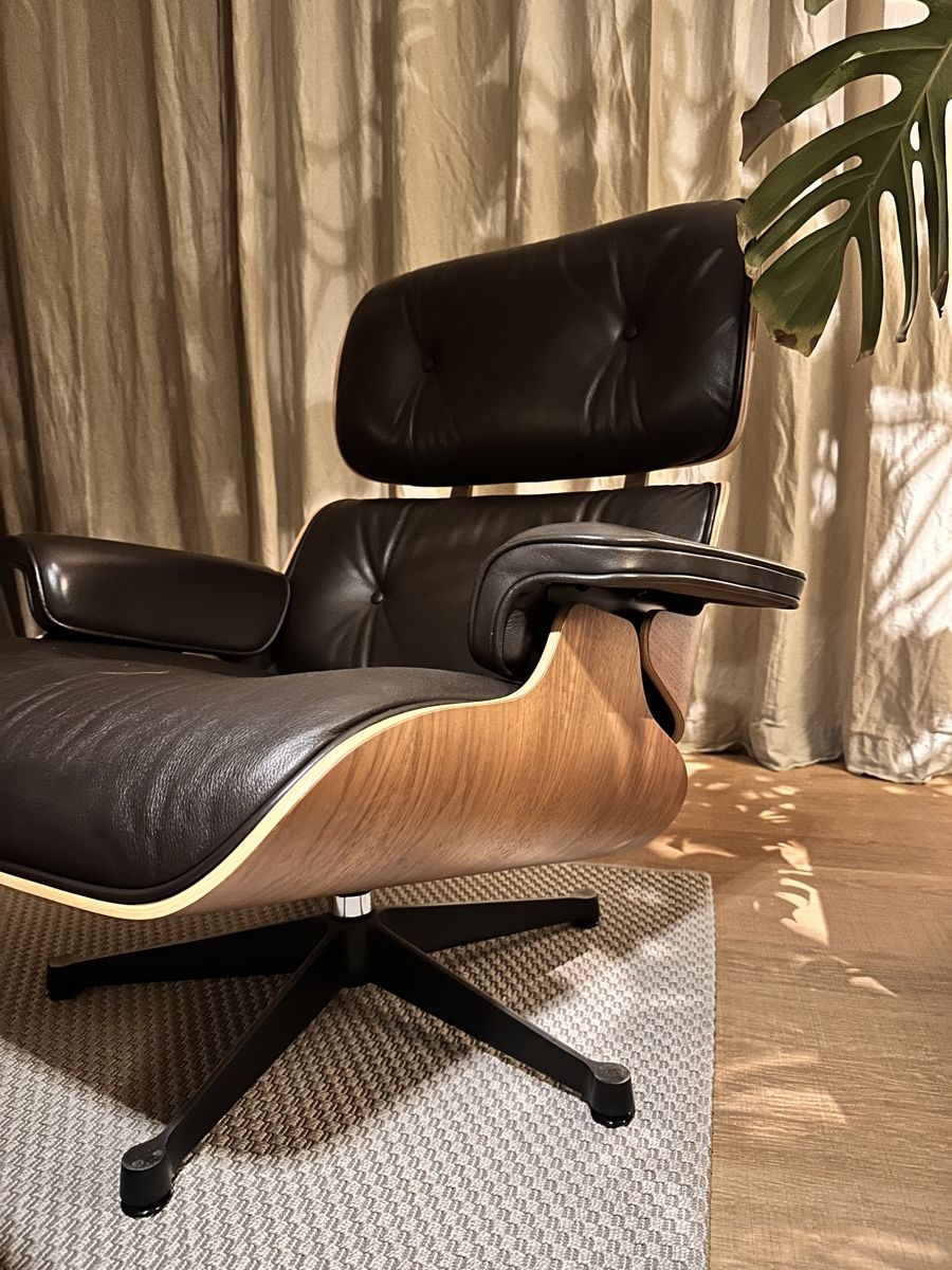 Vitra Poltrone: Original Eames Armchair and Footstool – Usato da Zürich venduto da joa_d8lb 1