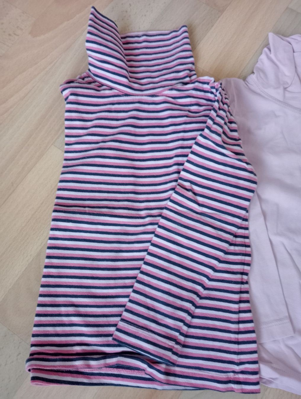 Maglioni & Felpe: 2 süsse Mädchen Rollkragen Shirts104 – Usato da Bilten venduto da ale_8cyx 2