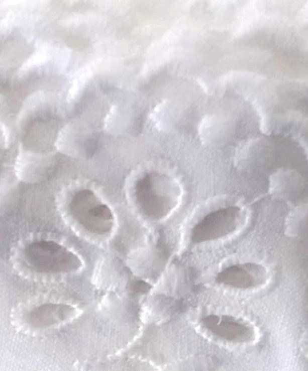Stoffe: Tüllspitze mit Blümchen, weiss - 9.2 Meter - – Neu und originalverpackt aus Zürich von -italo- 1