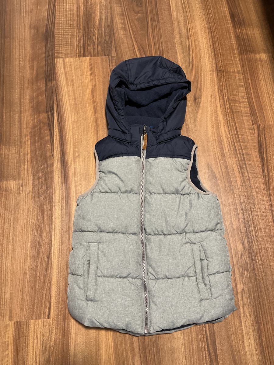 Altro abbigliamento per bambino: Warmes Gilet Grösse 134 – Usato da Eriswil venduto da Saendeli2