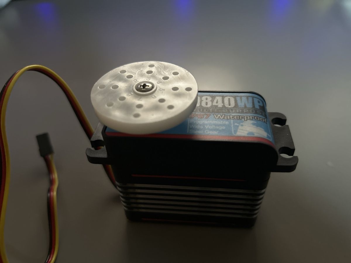 Modellismo RC: HITEC D840WP Servo - Neu Wasserdicht – Nuovo e nell'imballaggio originale da Gümligen venduto da ESCreativwork 2