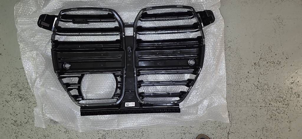Tutti pezzi di ricambio auto: BMW M3 G8x Kühlergrill – Usato da Gossau ZH venduto da BMW-PerformanceG80 1