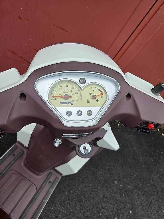 Tell Scooter: Vengo Zahara 125i – Usato da adligenswil venduto da Geryemm