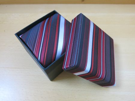 Krawatte in passender Geschenksbox