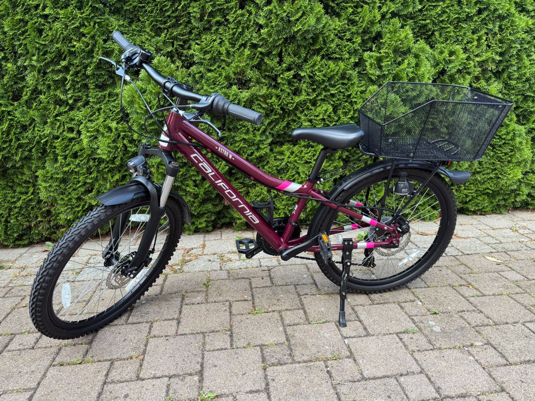 Vélos: Top Mädchenvelo 24" in dunkelrot mit Velocomputer – D'occasion à Abtwil AG par Swissraver