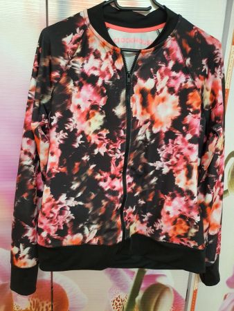 Neue Damenjacke Marke Clockhouse Aktive Gr. XL