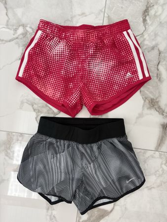 2 Mädchen Sportshorts Nike & Adidas Gr. 140