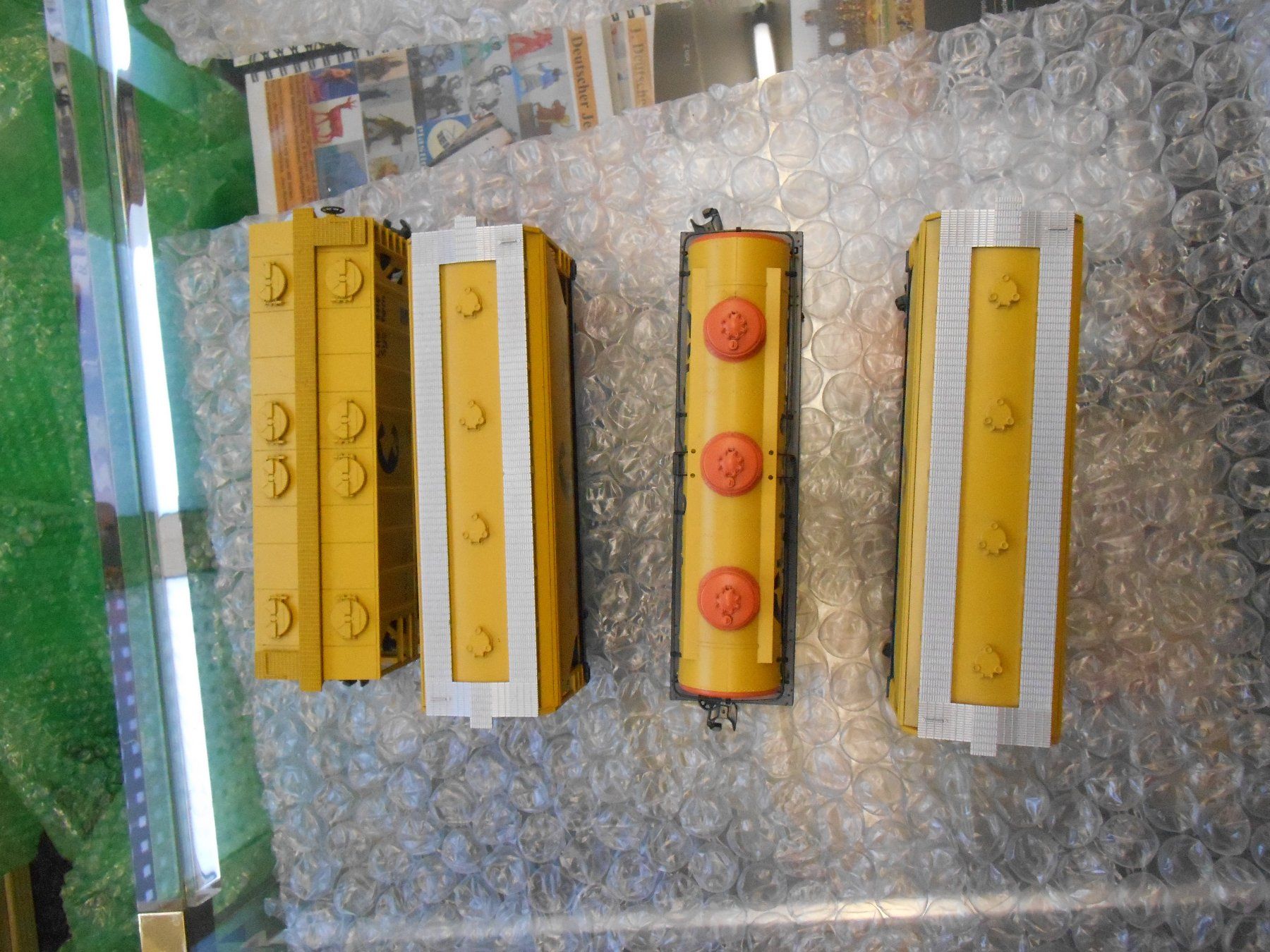 Lionel Modellini di ferrovie: 4er Set Modellbahn Waggons Chessie System gelb MTH LINOEL – Usato da Wohlen AG venduto da timpojim1 2