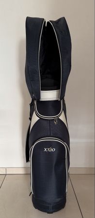 Sac de golf XXIO bleu et blanc en bon état général