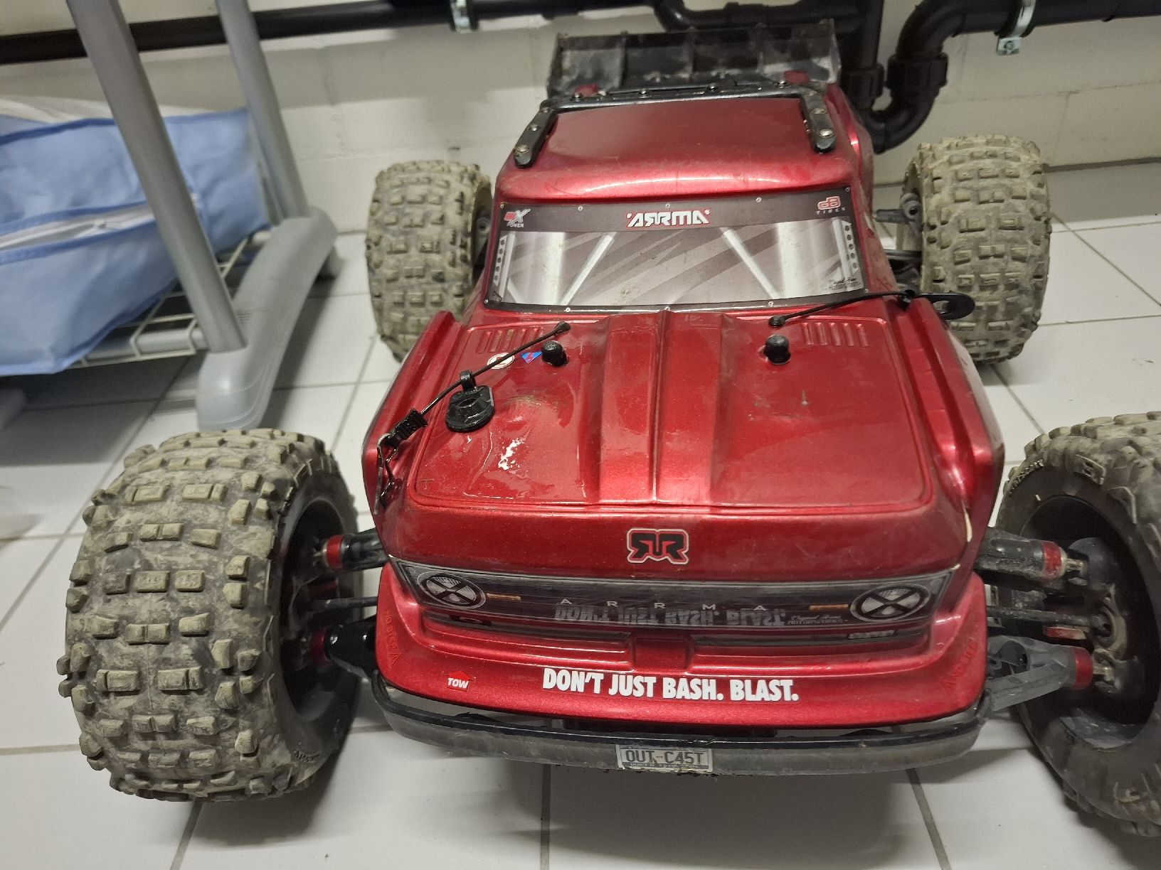 Arrma Modellismo RC: arrma 8s outcast – Usato da Schönenberg ZH venduto da Loecross1