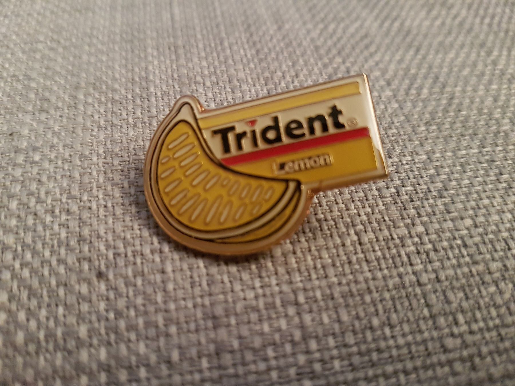 Placchette & Badge: Trident Lemon Pin – Nuovo (secondo la descrizione) da Oberengstringen venduto da Sheera7