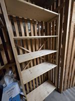 Holzregal für viel Stauraum