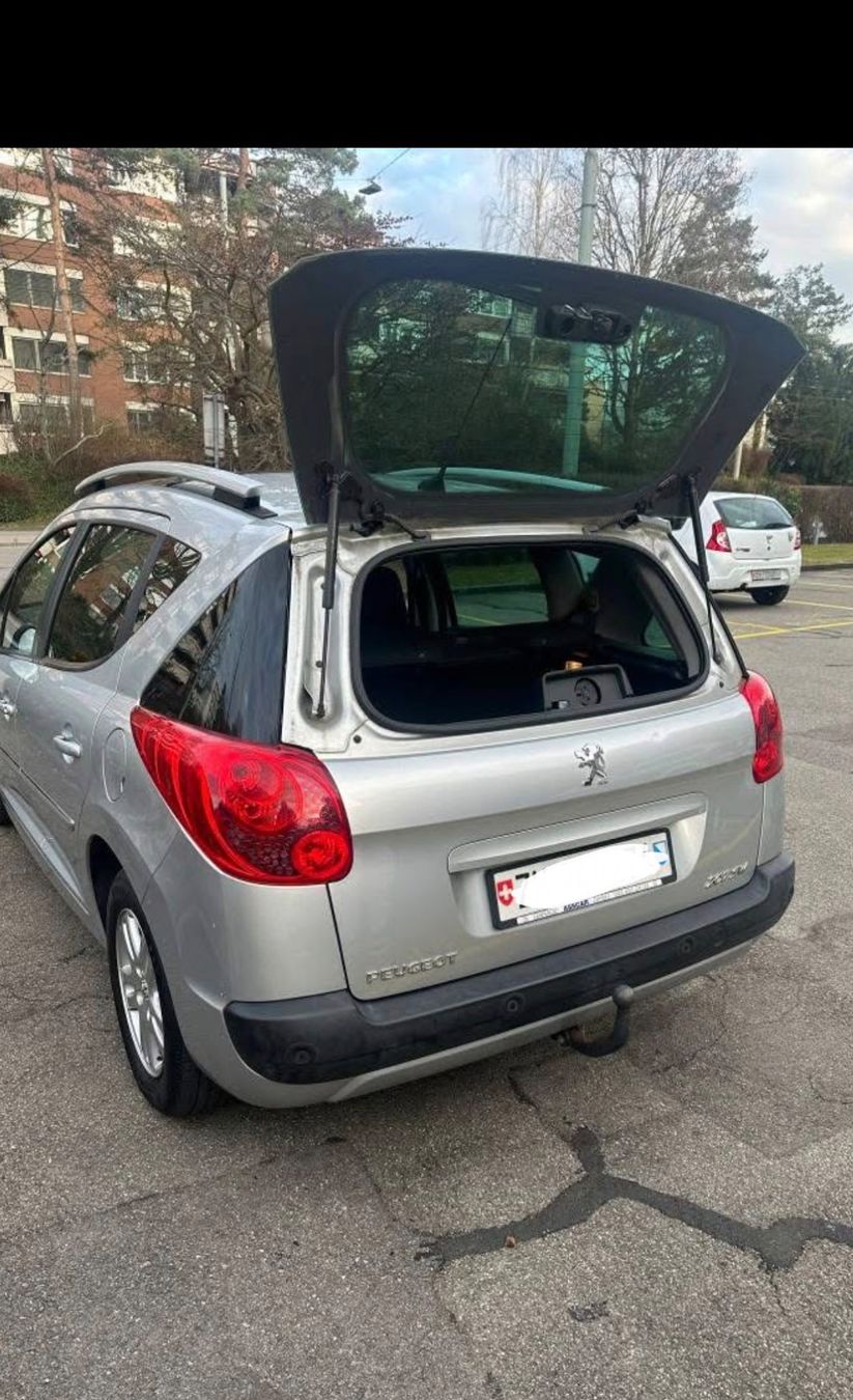Peugeot Automobili: Peugeot 207 sw 1.6 – Usato da Winterthur venduto da adi_t5yj 2