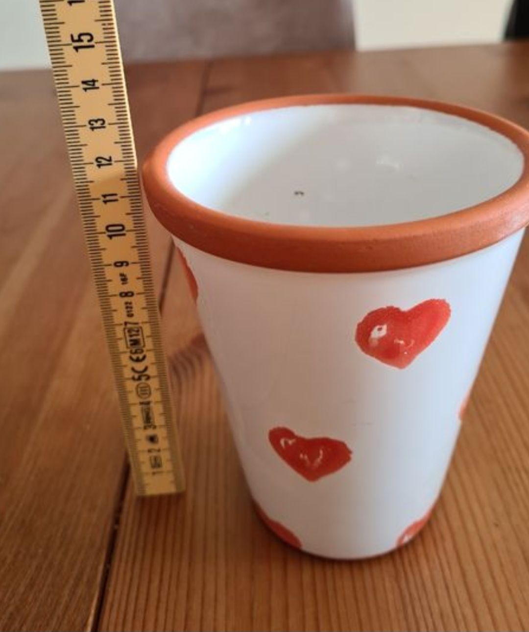 Pots de fleurs: Blumentopf / Vase weiss mit roten Herzen  – D'occasion à Horw par Mirii91 2