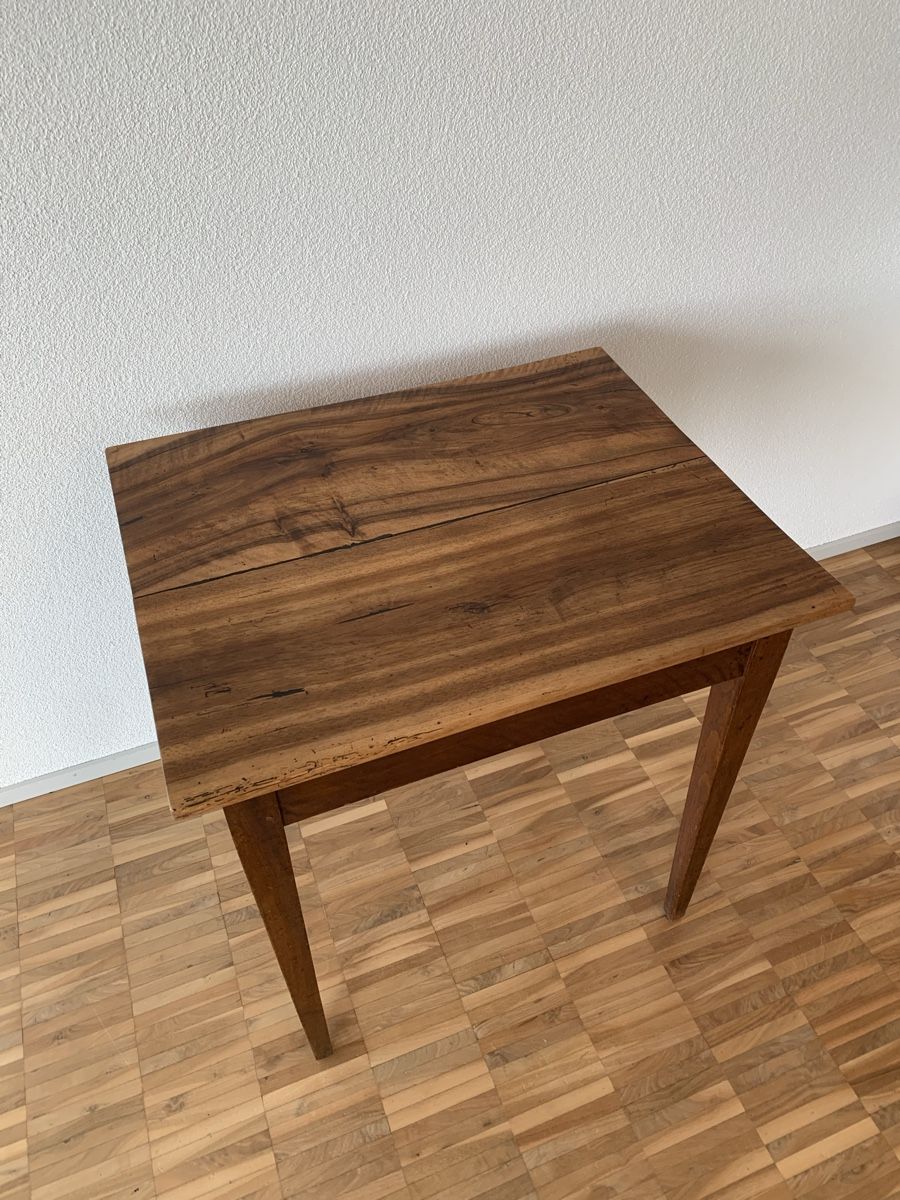 Tische: hochwertiger Holztisch antik – Gebraucht aus Zürich von summerinthecity100 1