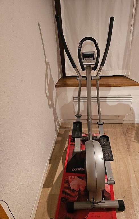 Vélos d'appartement: Crosstrainer Stamm Bodyfit – D'occasion à Effingen par Mates53 1