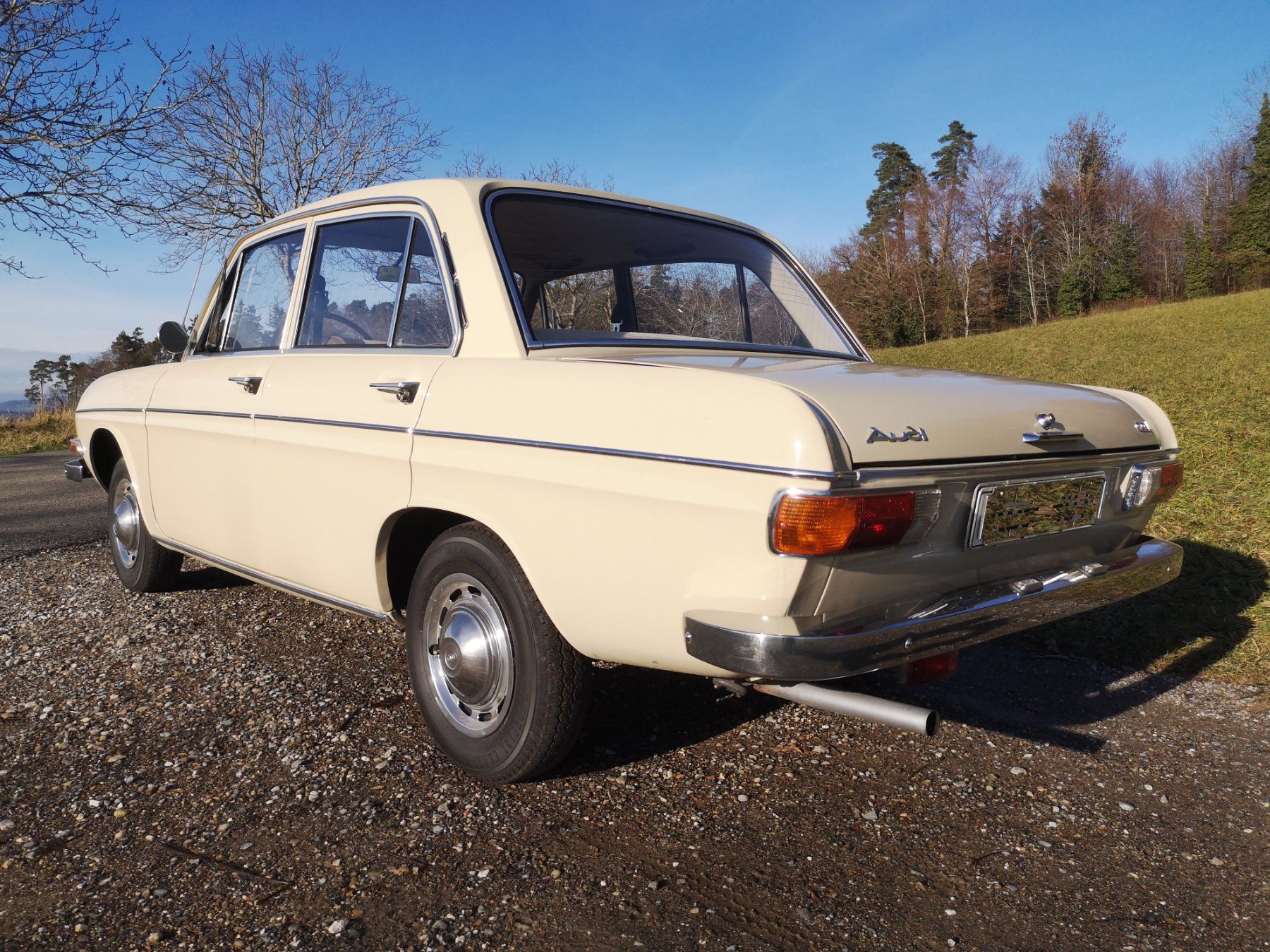 Audi Automobili: Audi 60L Oldtimer 1971 ab MFK und Service – Usato da Lommis venduto da twospark 2
