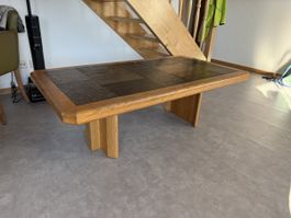 Massiver Salontisch / Couchtisch aus Holz mit echten Naturst