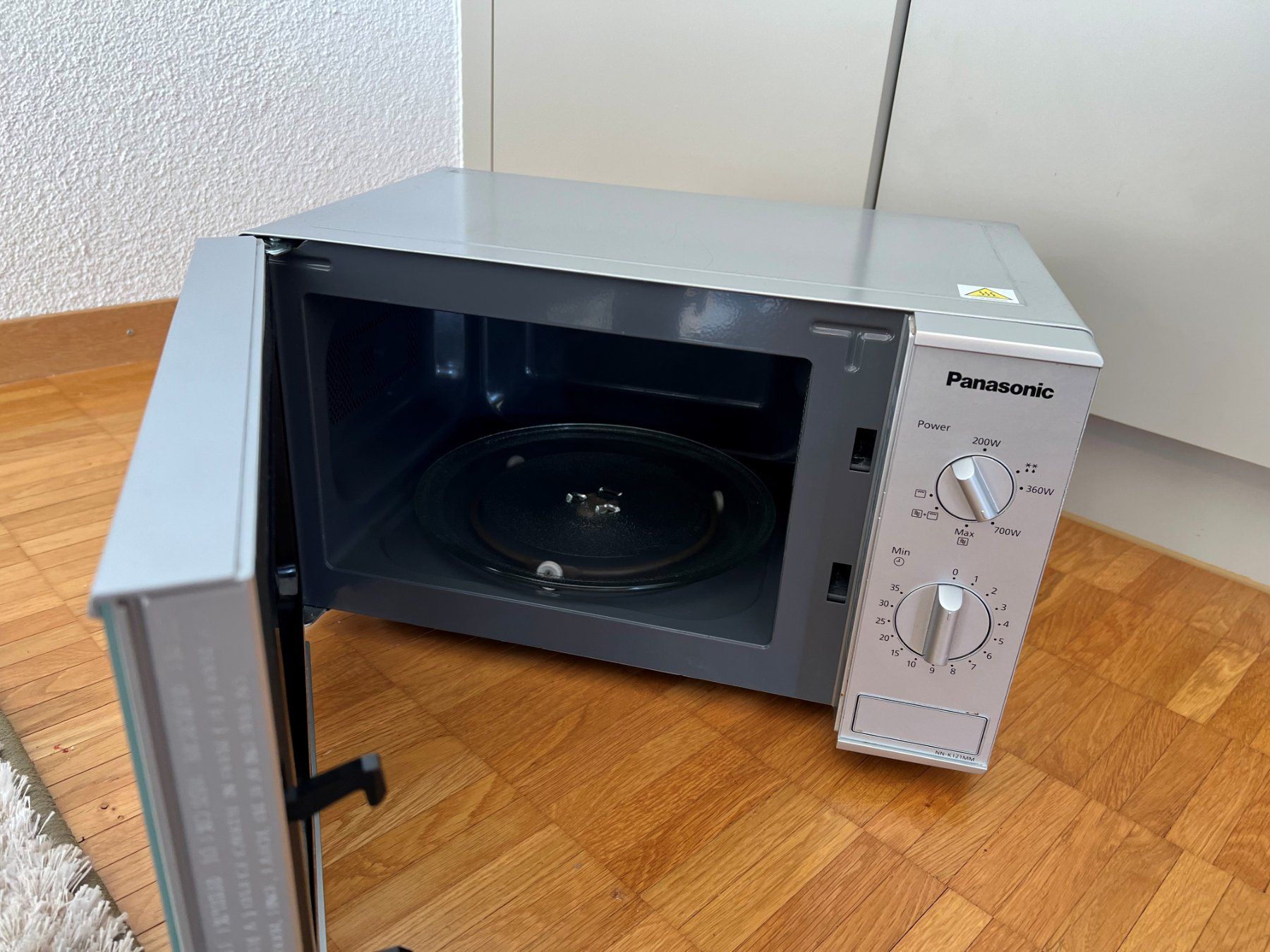 Küchengeräte: Mikrowelle Panasonic – Gebraucht aus Stäfa von Migi_91 1