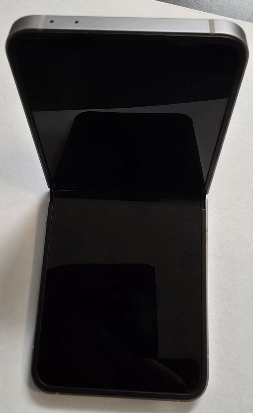 Samsung Telefoni cellulari / Smartphones: Samsung Galaxy Z Flip6 5G  – Difettoso da Studen BE venduto da tha_dhp8 8